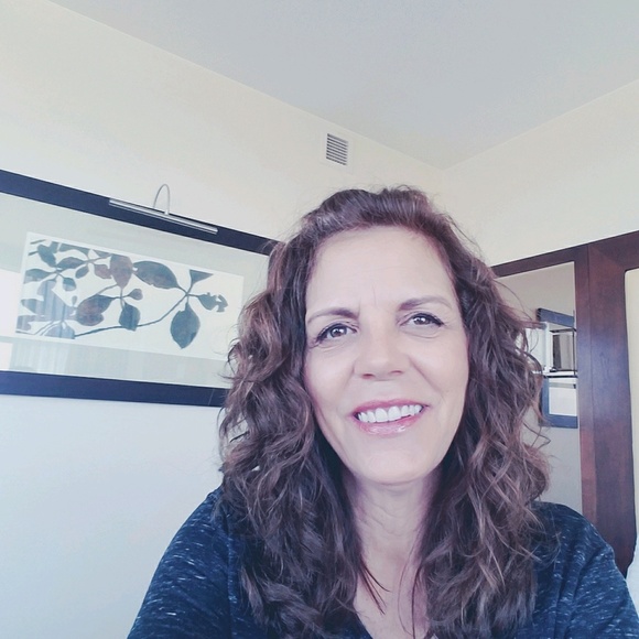 Meet your Posher, Jeanne - Picture 1 of 1